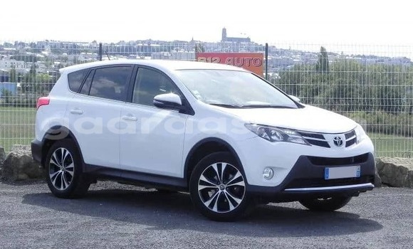 Buy Used Toyota Rav 4 Blanc Car in Kebemer in Louga Buy Used Toyota Rav 4 Blanc Car in Kebemer in Louga