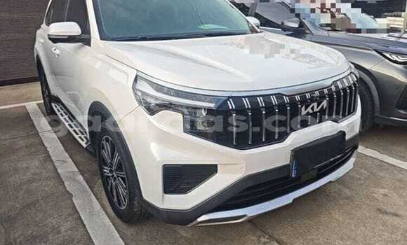 Dieundeu Occasion Kia Sportage White Auto in Dakar in Dakar Dieundeu Occasion Kia Sportage White Auto in Dakar in Dakar