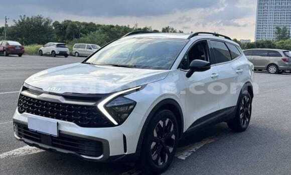 Buy Used Kia Sportage White Car in Dakar in Dakar