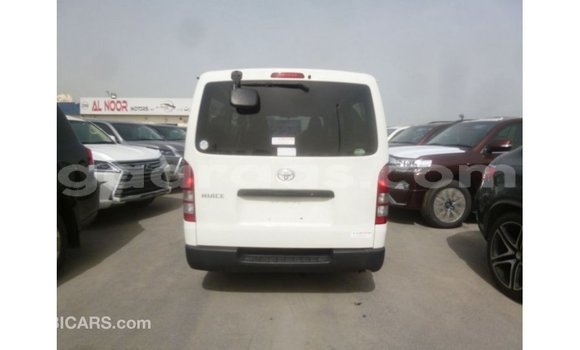 Acheter Import Voiture Toyota Hiace Blanc à Import - Dubai, Dakar Acheter Import Voiture Toyota Hiace Blanc à Import - Dubai, Dakar