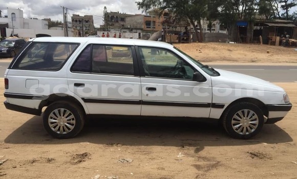 Buy Used Peugeot 405 White Car in Dakar in Dakar Buy Used Peugeot 405 White Car in Dakar in Dakar