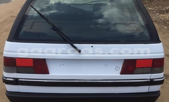 Buy Used Peugeot 405 White Car in Dakar in Dakar Buy Used Peugeot 405 White Car in Dakar in Dakar