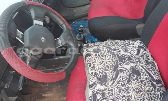 Buy Used Renault 19 Blue Car in Dakar in Dakar Buy Used Renault 19 Blue Car in Dakar in Dakar