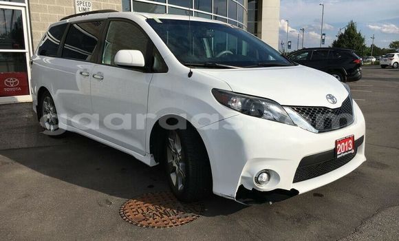 Acheter Occasion Voiture Toyota Sienna Blanc à Dakar, Dakar Acheter Occasion Voiture Toyota Sienna Blanc à Dakar, Dakar