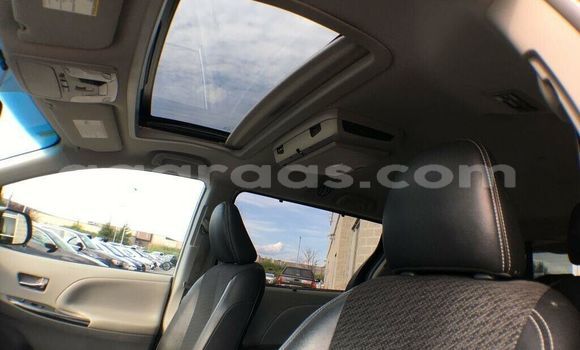 Acheter Occasion Voiture Toyota Sienna Blanc à Dakar, Dakar Acheter Occasion Voiture Toyota Sienna Blanc à Dakar, Dakar