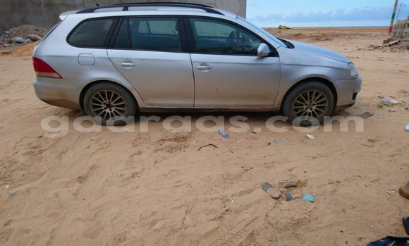 Dieundeu Occasion Volkswagen Passat Beige Auto in Dakar in Dakar Dieundeu Occasion Volkswagen Passat Beige Auto in Dakar in Dakar