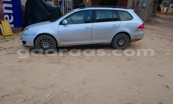 Dieundeu Occasion Volkswagen Passat Beige Auto in Dakar in Dakar Dieundeu Occasion Volkswagen Passat Beige Auto in Dakar in Dakar