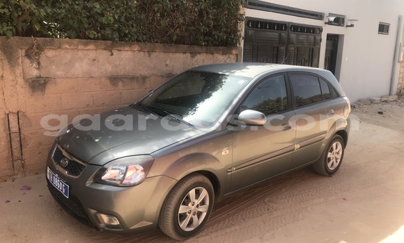 Acheter Occasion Voiture Kia Carens Gris à M'Bour au Thiès Acheter Occasion Voiture Kia Carens Gris à M'Bour au Thiès