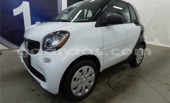 Acheter Occasion Voiture Smart Fortwo Blanc à Dakar, Dakar Acheter Occasion Voiture Smart Fortwo Blanc à Dakar, Dakar