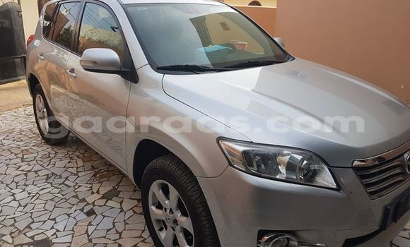 Acheter Occasion Voiture Toyota RAV4 Gris à Grand Dakar au Dakar Acheter Occasion Voiture Toyota RAV4 Gris à Grand Dakar au Dakar