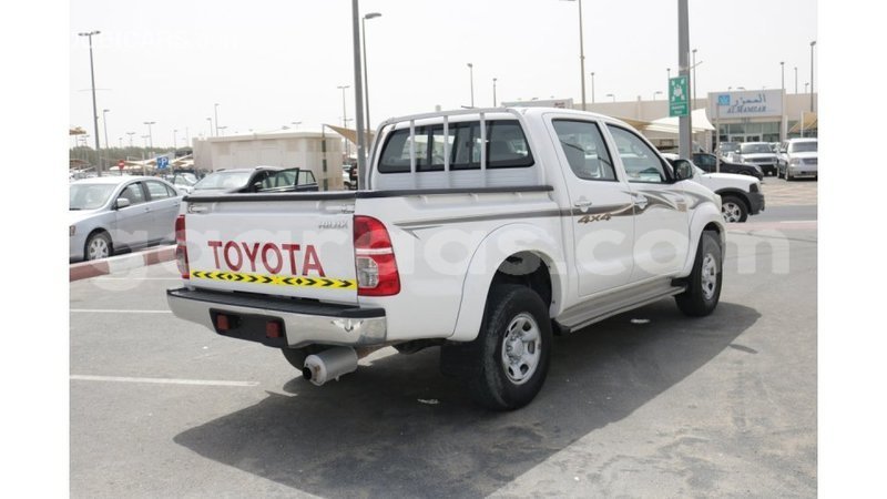 Big with watermark toyota hilux dakar import dubai 3588