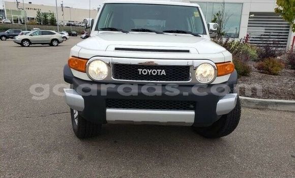 Acheter Occasion Voiture Toyota FJ Cruiser Blanc à Dakar, Dakar Acheter Occasion Voiture Toyota FJ Cruiser Blanc à Dakar, Dakar