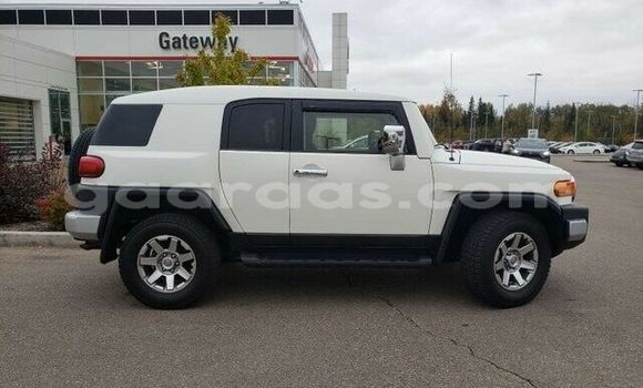 Acheter Occasion Voiture Toyota FJ Cruiser Blanc à Dakar, Dakar Acheter Occasion Voiture Toyota FJ Cruiser Blanc à Dakar, Dakar