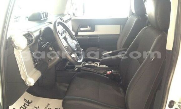 Acheter Occasion Voiture Toyota FJ Cruiser Blanc à Dakar, Dakar Acheter Occasion Voiture Toyota FJ Cruiser Blanc à Dakar, Dakar