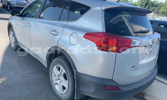 Dieundeu Occasion Toyota RAV4 Silver Auto in Dakar in Dakar Dieundeu Occasion Toyota RAV4 Silver Auto in Dakar in Dakar