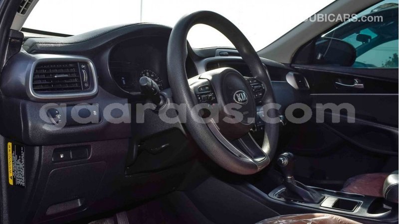 Big with watermark kia sorento dakar import dubai 3660