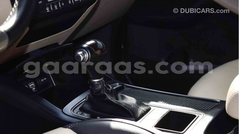 Big with watermark kia sorento dakar import dubai 3661