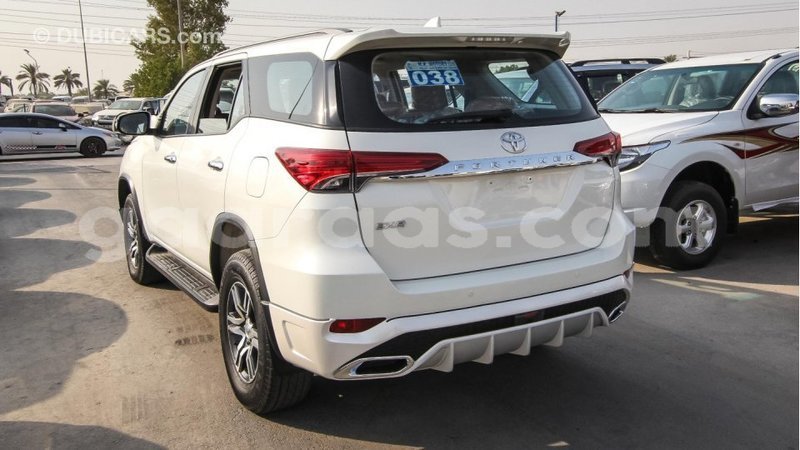 Big with watermark toyota fortuner dakar import dubai 3662