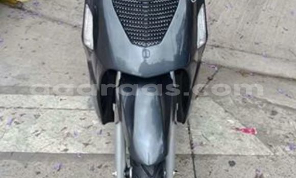 Acheter Occasion Moto Kymco People 200 Gris à Grand Dakar au Dakar Acheter Occasion Moto Kymco People 200 Gris à Grand Dakar au Dakar