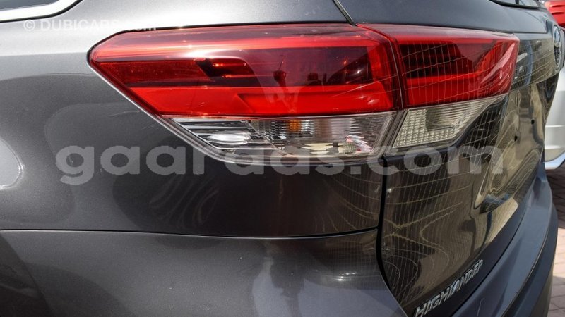 Big with watermark toyota highlander dakar import dubai 3701