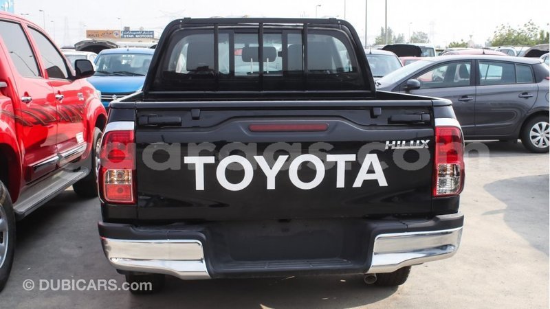 Big with watermark toyota hilux dakar import dubai 3705