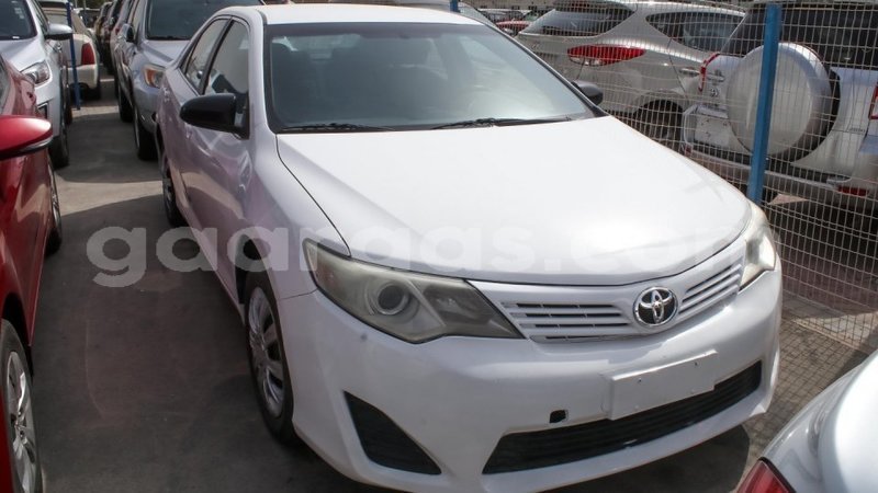 Big with watermark toyota camry dakar import dubai 3711