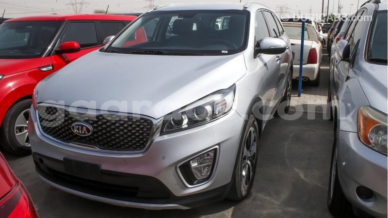 Big with watermark kia sorento dakar import dubai 3712