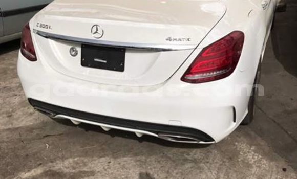 Acheter Neuf Voiture Mercedes‒Benz 300-Series Blanc à Grand Dakar au Dakar Acheter Neuf Voiture Mercedes‒Benz 300-Series Blanc à Grand Dakar au Dakar