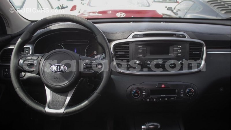 Big with watermark kia sorento dakar import dubai 3712