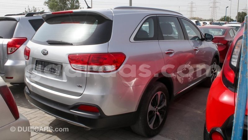 Big with watermark kia sorento dakar import dubai 3712