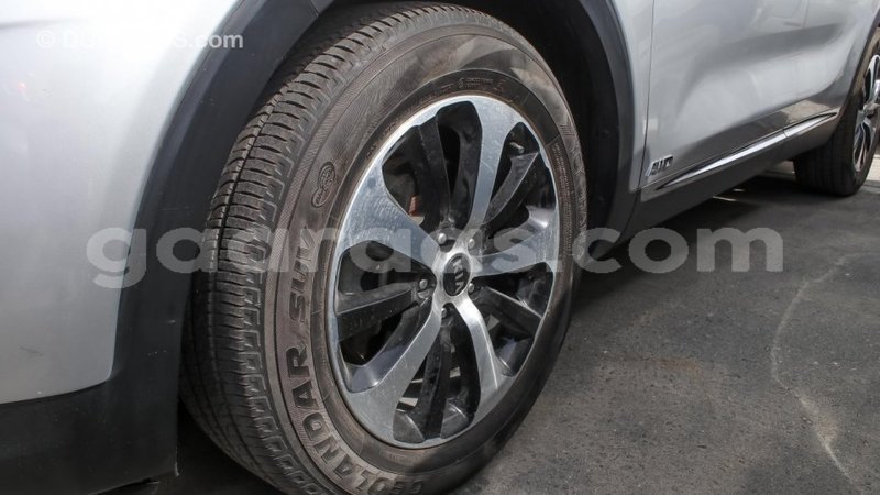 Big with watermark kia sorento dakar import dubai 3712