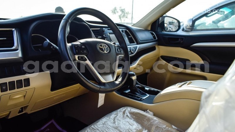 Big with watermark toyota highlander dakar import dubai 3720