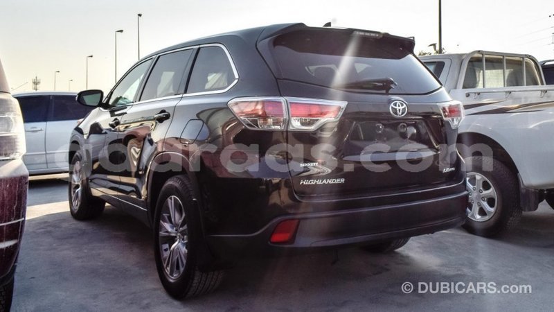 Big with watermark toyota highlander dakar import dubai 3720