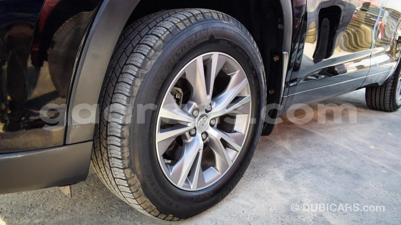 Big with watermark toyota highlander dakar import dubai 3720