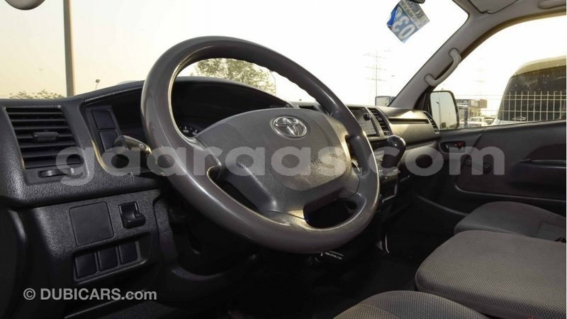 Big with watermark toyota hiace dakar import dubai 3766