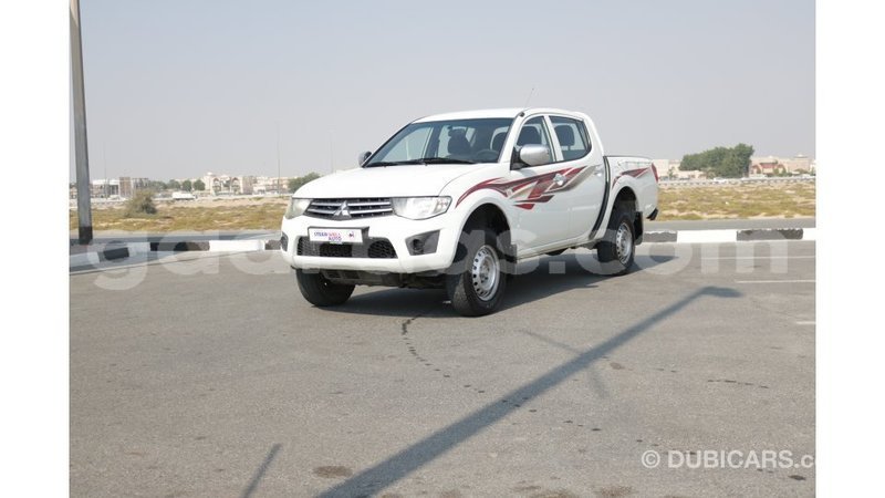 Big with watermark mitsubishi l200 dakar import dubai 3782