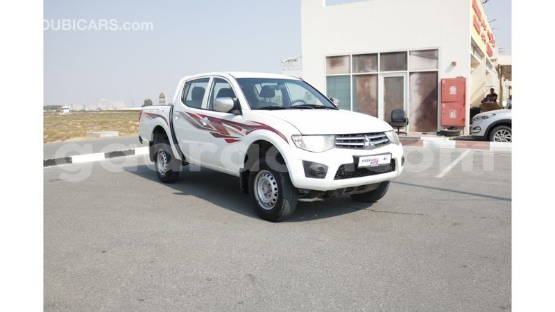 Big with watermark mitsubishi l200 dakar import dubai 3782