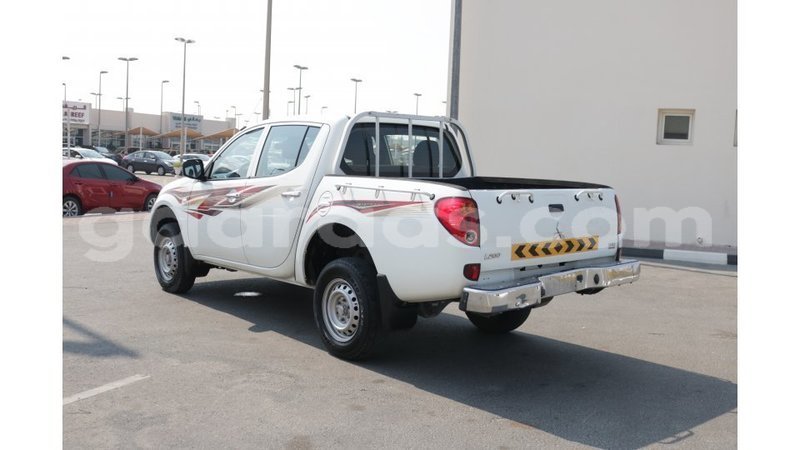 Big with watermark mitsubishi l200 dakar import dubai 3782