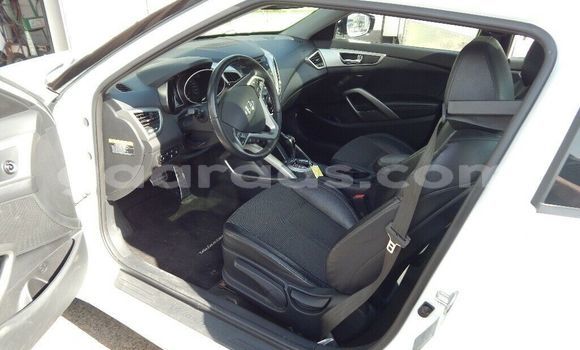 Acheter Occasion Voiture Hyundai Veloster Blanc à Dakar, Dakar Acheter Occasion Voiture Hyundai Veloster Blanc à Dakar, Dakar