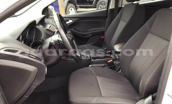 Acheter Occasion Voiture Ford Focus Blanc à Dakar, Dakar Acheter Occasion Voiture Ford Focus Blanc à Dakar, Dakar