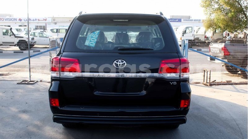 Big with watermark toyota land cruiser dakar import dubai 3810