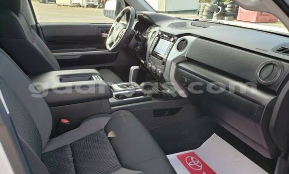 Acheter Occasion Voiture Toyota Tundra Blanc à Dakar, Dakar Acheter Occasion Voiture Toyota Tundra Blanc à Dakar, Dakar