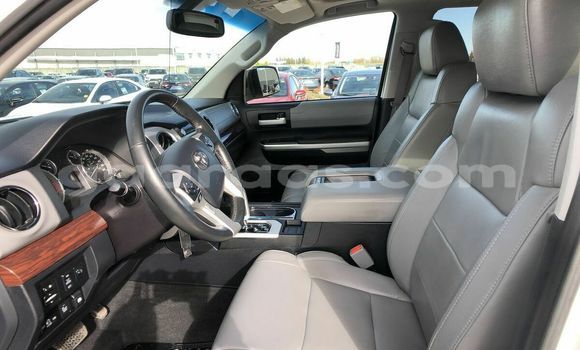 Acheter Occasion Voiture Toyota Tundra Blanc à Dakar, Dakar Acheter Occasion Voiture Toyota Tundra Blanc à Dakar, Dakar