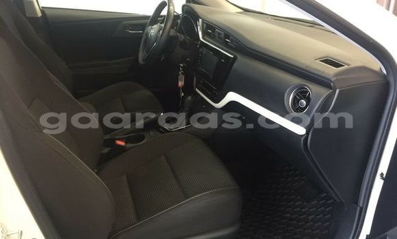 Acheter Occasion Voiture Toyota Corolla Blanc à Dakar, Dakar Acheter Occasion Voiture Toyota Corolla Blanc à Dakar, Dakar