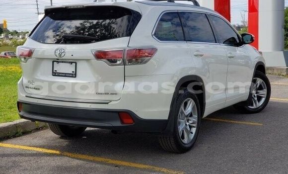 Acheter Occasion Voiture Toyota Highlander Blanc à Dakar, Dakar Acheter Occasion Voiture Toyota Highlander Blanc à Dakar, Dakar