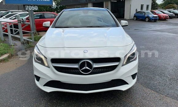 Acheter Occasion Voiture Mercedes‒Benz 250 Blanc à Dakar, Dakar Acheter Occasion Voiture Mercedes‒Benz 250 Blanc à Dakar, Dakar