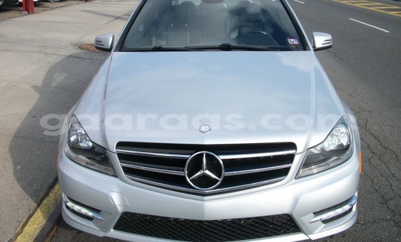 Acheter Occasion Voiture Mercedes‒Benz C–Class Gris à Gandiaye, Kaolack Acheter Occasion Voiture Mercedes‒Benz C–Class Gris à Gandiaye, Kaolack