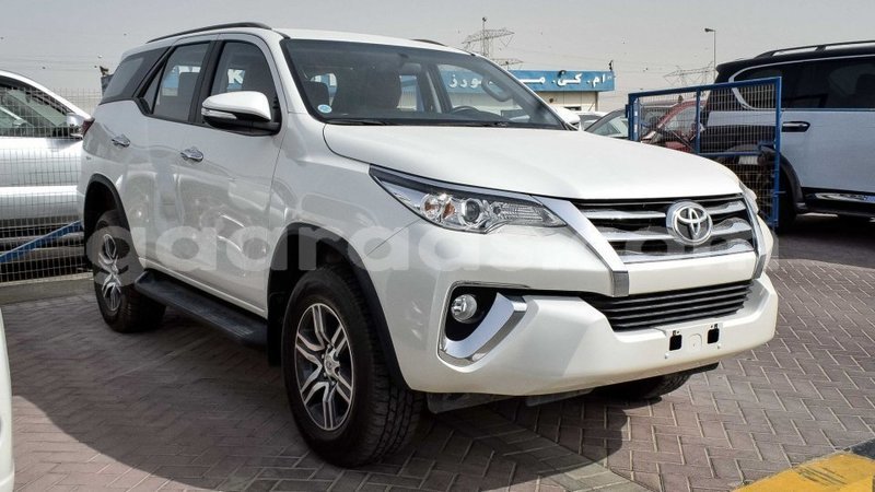 Big with watermark toyota fortuner dakar import dubai 3971