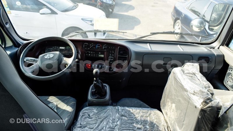 Big with watermark hyundai accent dakar import dubai 3978