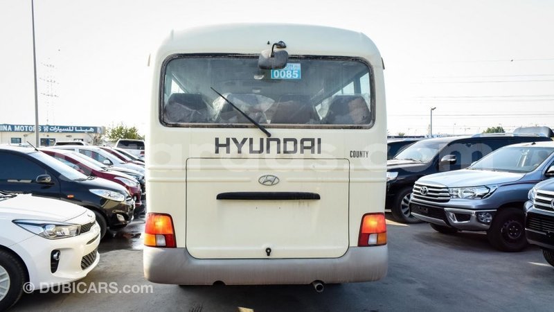 Big with watermark hyundai accent dakar import dubai 3978